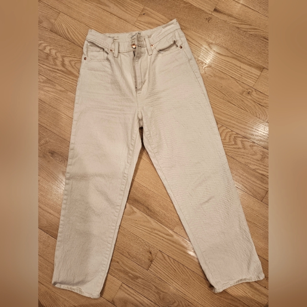 Universal Thread Cream Vintage Straight Jeans